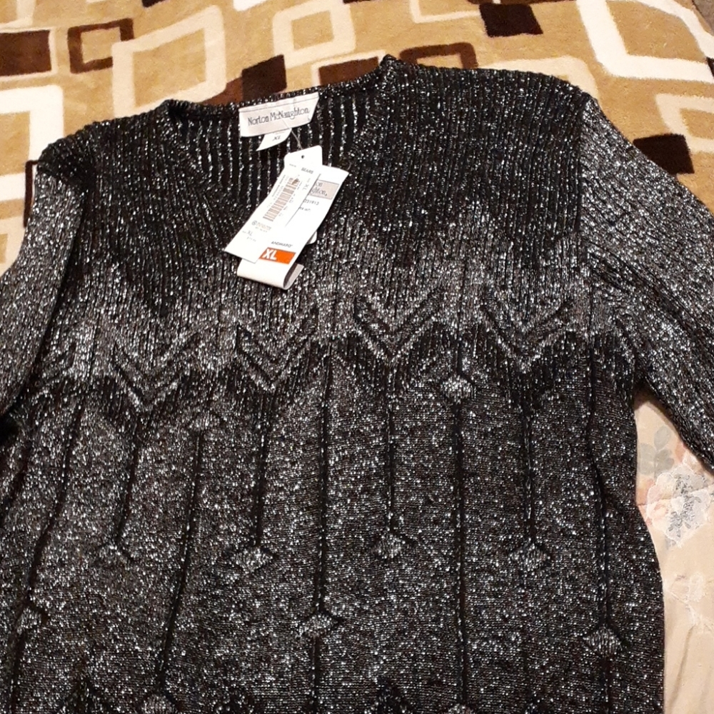 Glittering long sleeved sweater.